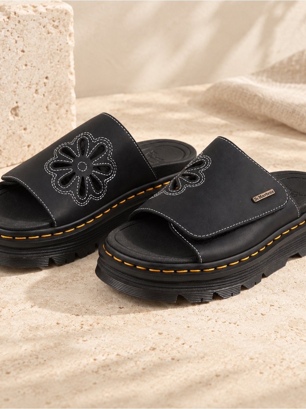 DR. MARTENS Zebzag Flower Womens Platform Slides